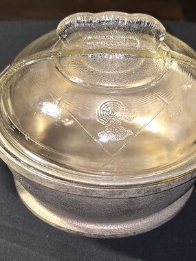 Guardian Service Clear Glass Covered Casserole Dish with Handle - Clear